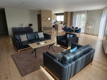 IVANDRY – GRAND APPARTEMENT T3 DUPLEX MEUBLé AVEC GROUPE ELECTROGENE ET ACTIVITES DANS UEN RESIDENCE A 1 MINUTE DES ECOLES  – REF : 2026-IVA0702