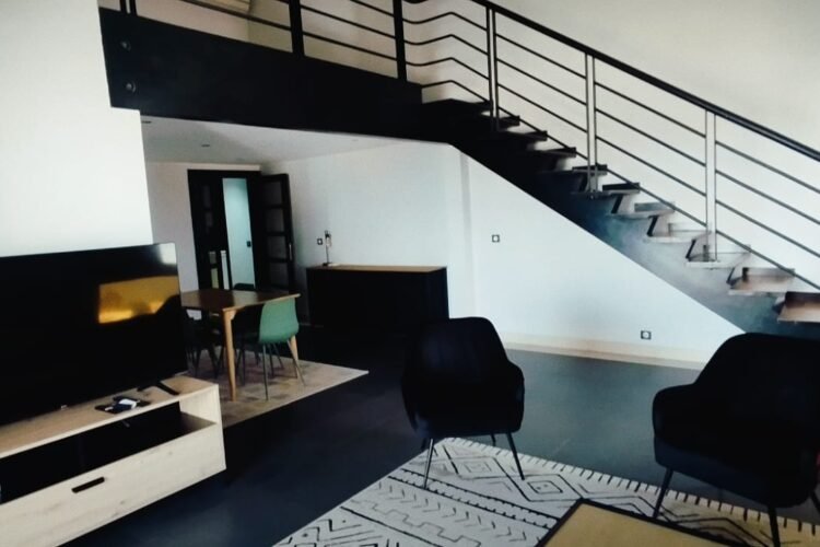 IVANDRY GRAND APPARTEMENT T4 MEUBLé AVEC GROUPE ELCTROGENE – ACTIVITES – BELLE VUE SUR LE LAC MASAY DANS UEN RESIDENCE A 1 MINUTE DES ECOLES – REF : 2026-IVA004