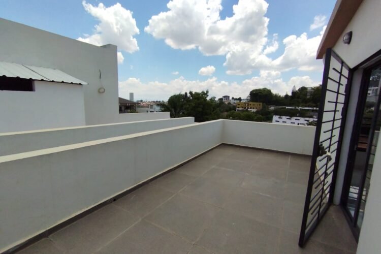IVANDRY GRANDES VILLA MODERNES T6&T7 SEMI-MEUBLEE AVEC PISCINE – PETIT JARDIN PRIVATIFS  ET BELLE VUE DANS UNE RESIDENCE SECURISEE A 1 MINUTE DES ECOLES – REF : 2026-IVV0811