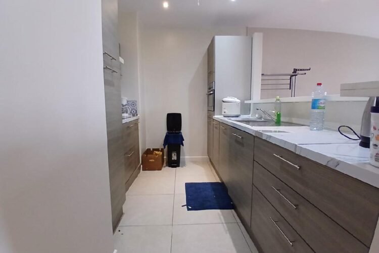 A VENDRE – IVANDRY GRAND APPETEMENT T3 MODERNE AVEC ACTIVITéS – GROUPE ELECTROEGENE ET BELLE VUE SUR LE LAC MASAY DANS UNE RESIDENCE SECURISEE A 2 PAS DES ECOLES – REF : 2026-VIVA08022