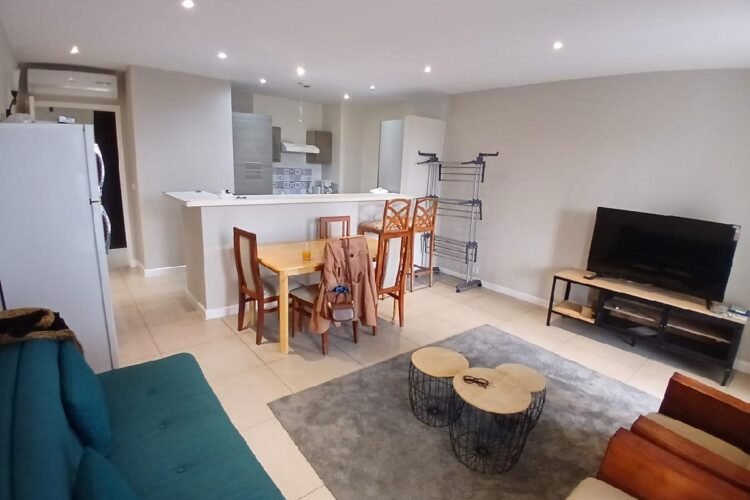 A VENDRE – IVANDRY GRAND APPETEMENT T3 MODERNE AVEC ACTIVITéS – GROUPE ELECTROEGENE ET BELLE VUE SUR LE LAC MASAY DANS UNE RESIDENCE SECURISEE A 2 PAS DES ECOLES – REF : 2026-VIVA08022