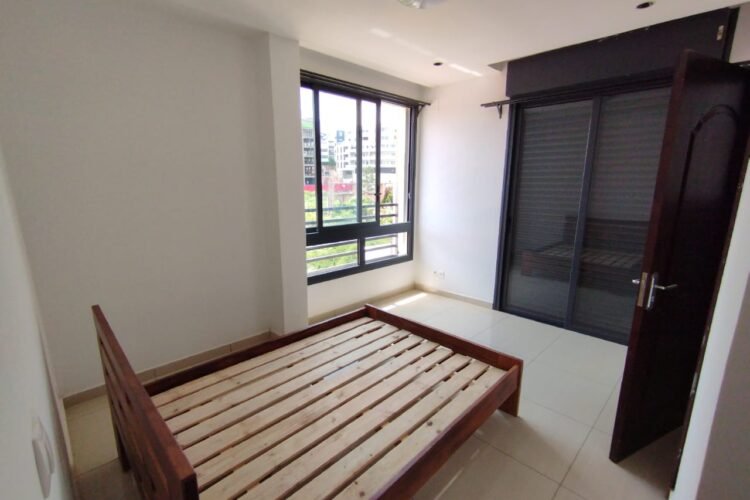 IVANDRY GRANDES VILLA MODERNES T6&T7 SEMI-MEUBLEE AVEC PISCINE – PETIT JARDIN PRIVATIFS  ET BELLE VUE DANS UNE RESIDENCE SECURISEE A 1 MINUTE DES ECOLES – REF : 2026-IVV0811