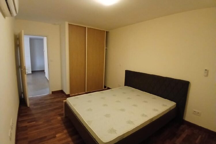 AMBATOBE – APPARTEMENTS T3 MEUBLéS DANS UNE RESIDENCE SECURISEE AVEC PISICNE CHAUFFEE – SALLE DE SPORT ET GROUPE LECTROGENE A 2 PAS DU LYCEE FRANCAIS – REF : 2026-AOBA0825