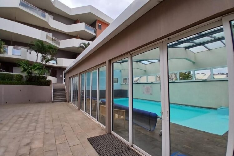AMBATOBE – APPARTEMENTS T3 MEUBLéS DANS UNE RESIDENCE SECURISEE AVEC PISICNE CHAUFFEE – SALLE DE SPORT ET GROUPE LECTROGENE A 2 PAS DU LYCEE FRANCAIS – REF : 2026-AOBA0825