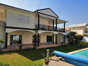 IVANDRY GRANDE VILLA T7 STANDING AVEC GRAND JARDIN  ET PISCINE DANS UNE RÉSIDENCE À 1 MN DES ÉCOLES